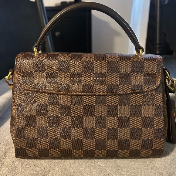 LV crossbody - Picture 3 of 12